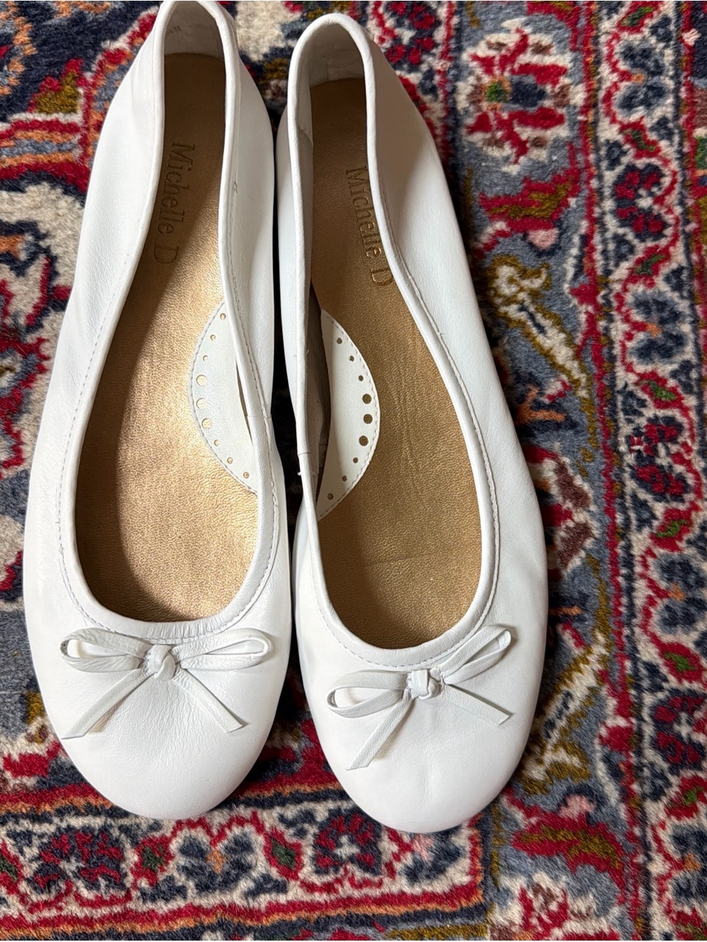 Michelle D White Leather Ballet Flats with Petite Bow